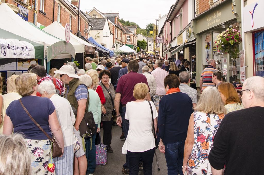 NourishFestival's tweet photo. Get your shopping bags and tastebuds ready for the 5th #NourishFestival on Saturday in #BoveyTracey Meet @ForestFungi @flapjackery @GingerBeardsP @Monliq @EbbTidesSeaweed @MidfieldsGranol @empress_juice @barnabysbrew @clarespreserves @GreentoGolduk @IndiaInaJar #foodfestival https://t.co/oUVDEfhKDE