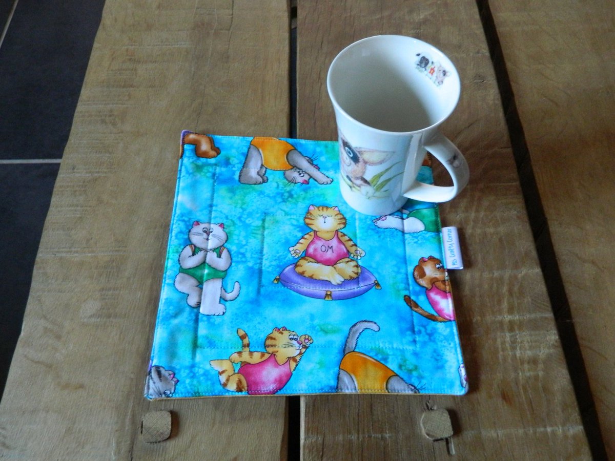 AlsCraftyCorner's tweet photo. Cat fabric, Mug Rug, Cup cozy, Drinks cosy Coaster, quilted snack mat, Cat lover gift, table ware quilting gifts, Animal lovers, home decor https://t.co/jiZwgjH2f4 #Etsy #AlsCraftyCorner #BestSellingItems https://t.co/RFjREYNkpn