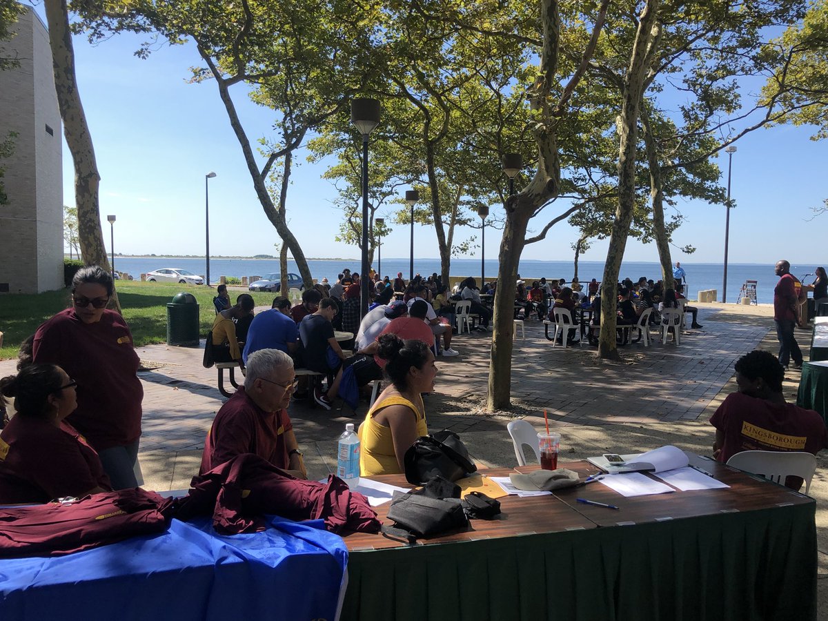 BrianMitra57's tweet photo. A beautiful day welcoming our #CollegeDiscovery students to @CUNYkcc on the beach patio #CollegeDiscovery #CUNY #OpportunityPrograms https://t.co/GjdLK6RtRR
