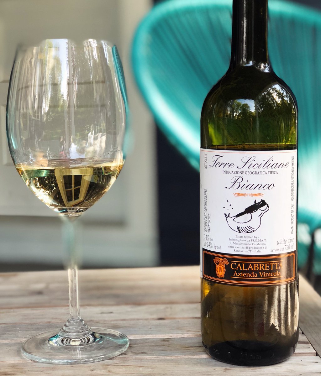 cara_vino's tweet photo. Lemon, fresh herbs and flinty minerals are framed by racy acidity. Almond and a drizzle of honey linger between each sip. Sunny, clean and refreshing #Grillo #Calabretta
⤴️ https://t.co/GrhXBtmoY8 https://t.co/cP3c2z8bgx