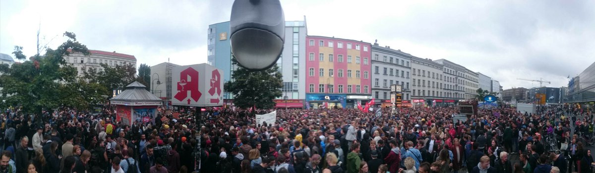 werdasliestist's tweet image. Der Hermannplatz ist voll. Aber kommt noch dazu wenn ihr könnt! ✊

#b3008 #berlin #chemnitz #nonazis #noafd #neukoelln