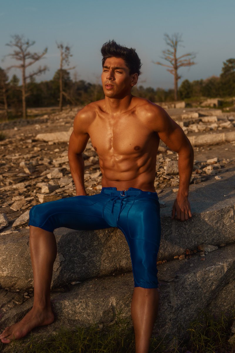 Robert Hamilton for ADON Magazine (1/2) <a href="/adonmagazine/">adon magazine</a> #adonmagazine #theybhayden #photography