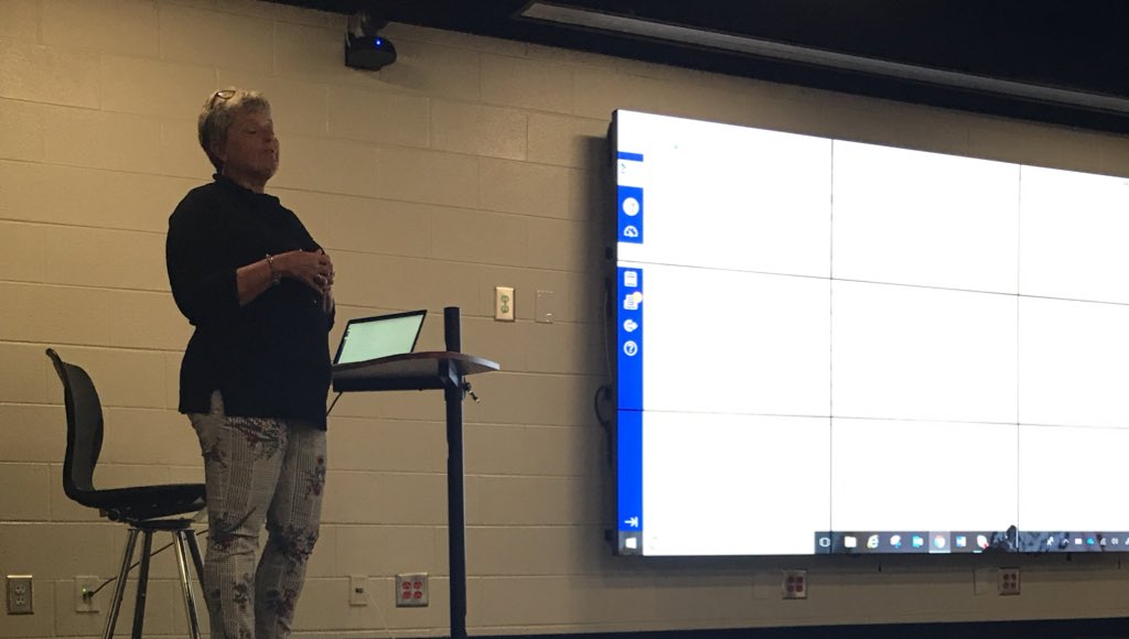 TheRedHenJen's tweet photo. Tammy Castleberry leading the CCSD ES Media Specialist on RCD units! #ccsdfam https://t.co/zt2c8ihS1d