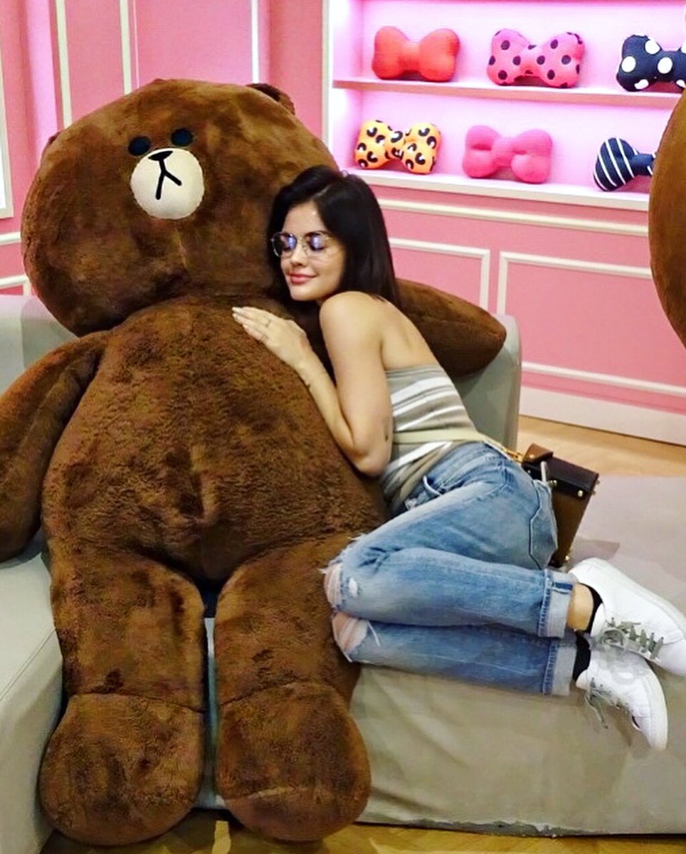 lucyhale's tweet photo. I’ve always talked to imaginary things anyway 🤷🏻‍♀️🐻 https://t.co/e0U7gDbIdN