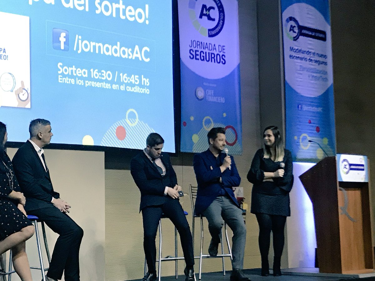 CNPSeguros's tweet photo. Nieves Ferretti en el Panel de Aseguradores en las Jornadas A+C en Córdoba, junto a Cristian Glaser de #REDPAS, como uno de los referentes de #PAS exitosos. #CNPSeguros https://t.co/7JRF0deRyb
