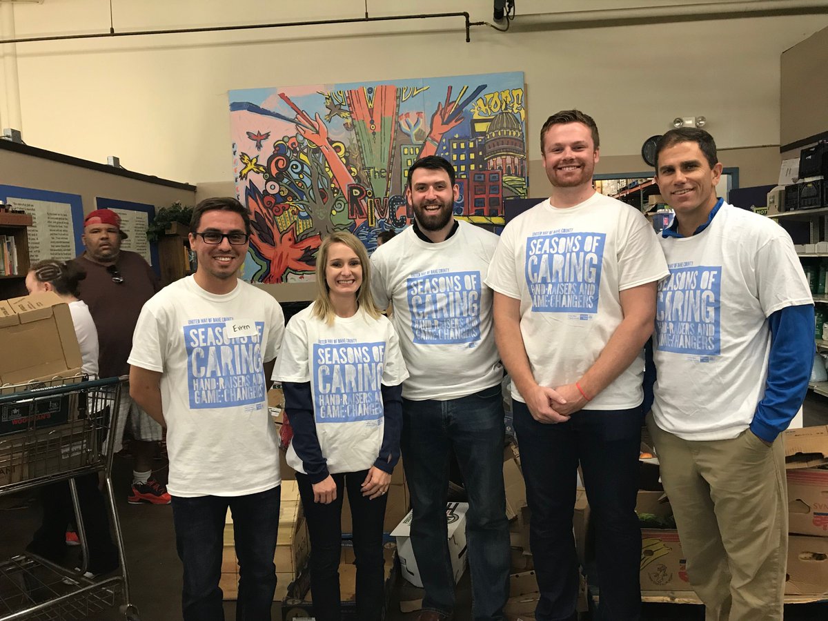 . @FirstBusiness_ employees were happy to help @riverpantry prepare MUNCH lunches Friday for @unitedwaydaneco #Seasonsofcaring. Learn more about how to get involved in the mobile lunch program: buff.ly/2omdqsP