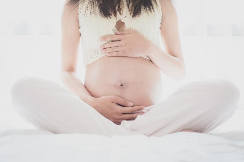 MaselUrology's tweet photo. Pregnant women often have to run to the bathroom, but they can cut down on these trips by avoiding beverages that have a diuretic effect, including coffee. More #urological tips: https://t.co/rj786LqjRE https://t.co/HuWqIcmBVk
