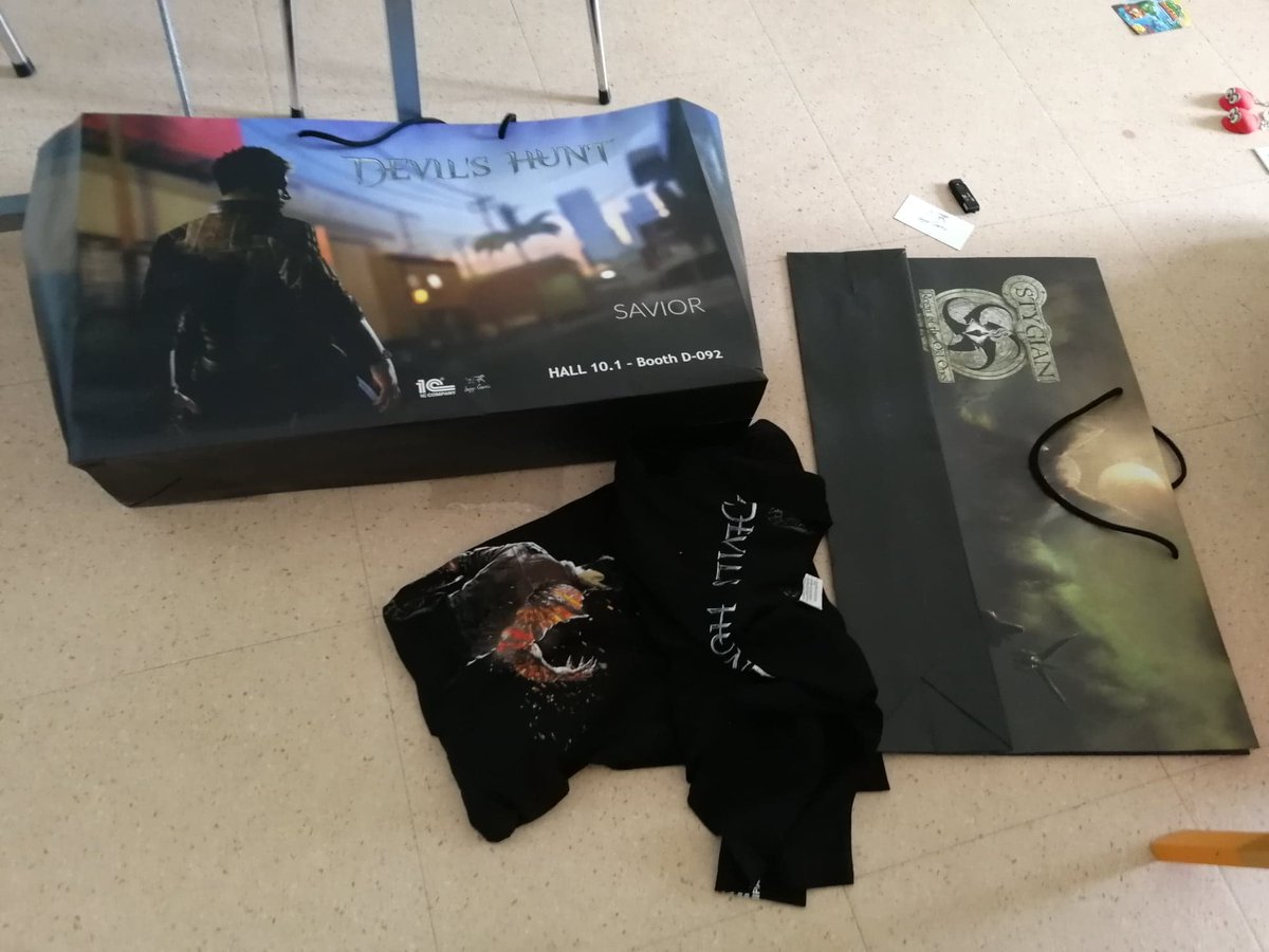 CoupleOfGamer's tweet image. Voici les goodies de @1CCOMPANY avec #DevilsHunt et #Stygian 

@LayopiGames #LayopiGames #indie #indiegame #IndieGameDev