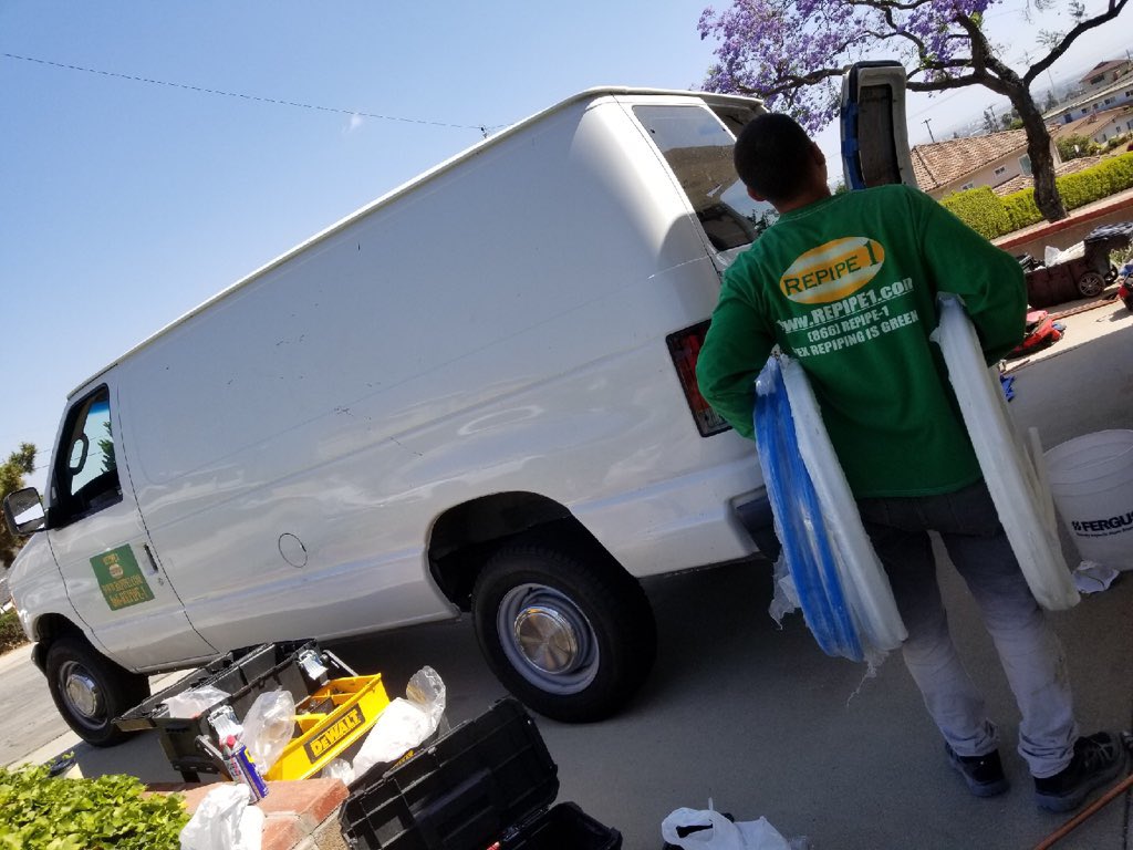 _Repipe1's tweet image. Repipe 1 with trained professional plumbers who are always ready to repipe a home! 💪🛠🔩🚰🚿🚽
#Repipe1 #Repipe #Plumbers #Patchers #Pipes #PEX #Copper