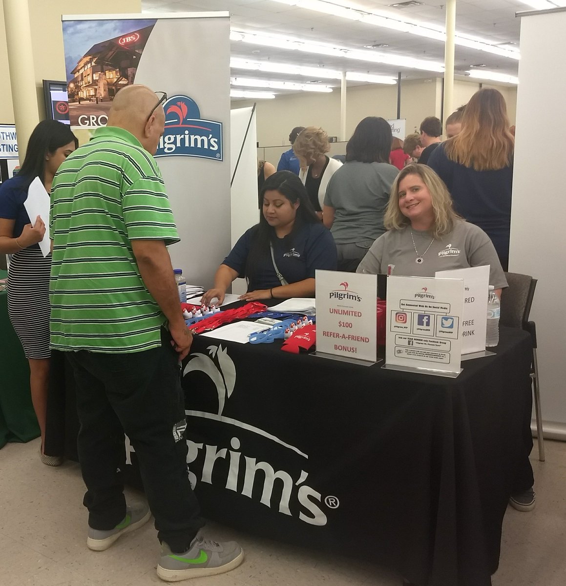 PilgrimsMTP's tweet photo. Our hiring team hard at work today at the Longview Job Fair today. Such a great turnout! https://t.co/0mSz8J71QO