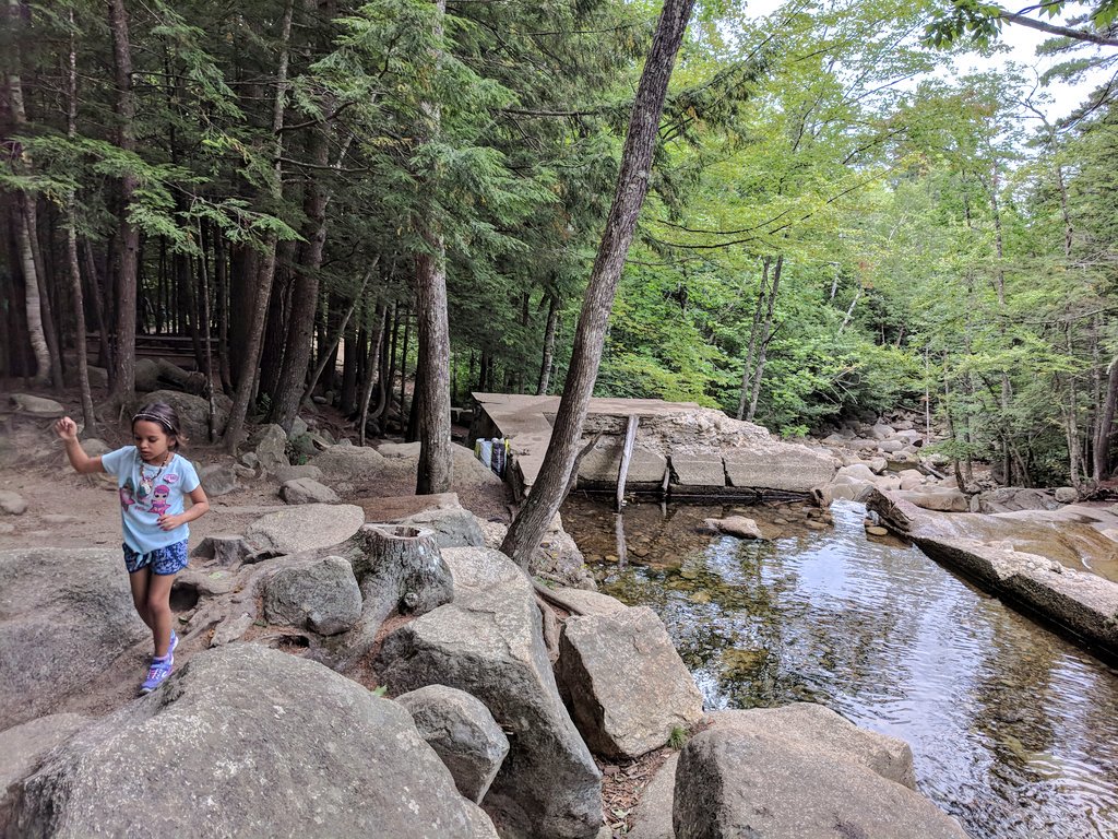 YashYanthi's tweet photo. Ended our visit to New Hampshire exploring #DianasBath in @visitnh #MurphysDoNH https://t.co/Ks6Ct2CmbO