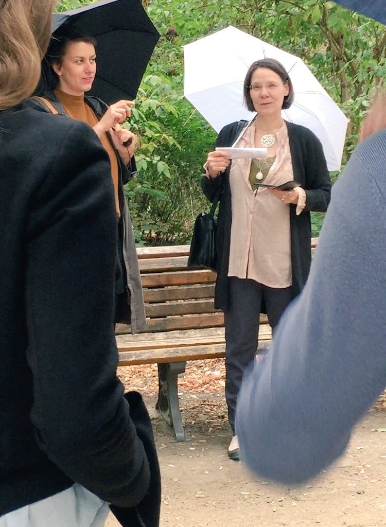 FrauBia's tweet photo. #BerlinerJakobswegFürUnternehnerInnen heute mit #biancagabbey und #sylkegall im Volkspark Friedrichshain https://t.co/9LjMTWNk5i