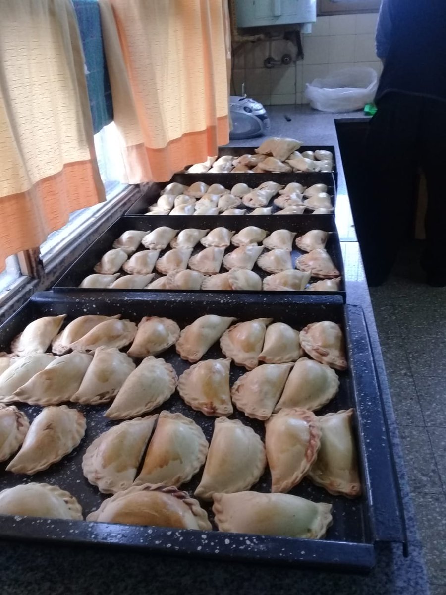 SaeLanus's tweet photo. En el día de hoy concurrimos a la Primaria 48, de la calle José León Suárez 3942, de Villa Caraza, controlando la alimentación recibida y elaborada para nuestros chicos.
Coordinación Sae Lanus
@oeotero @marceloboffa @guslavezzi @QuintanaNancyB @Damiaan_Sala https://t.co/46k6txmC13