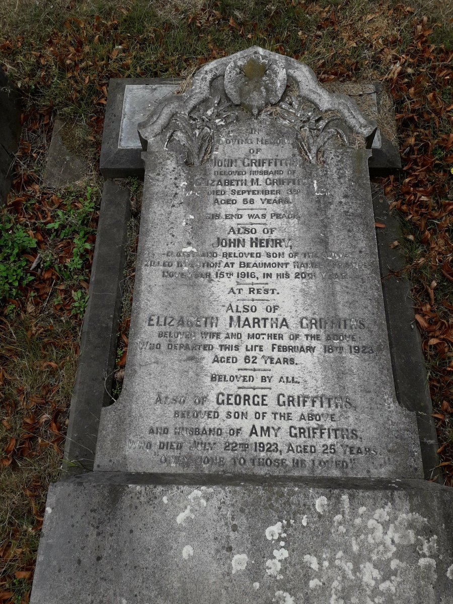 InscriptionsWw1's tweet photo. #JohnGriffiths
#WittonCemetery #Birmingham
Killed in action 15 November 1916 #BeaumontHamel #France
Aged 20
#WW1 #LestWeForget https://t.co/wLSHUuKUIr