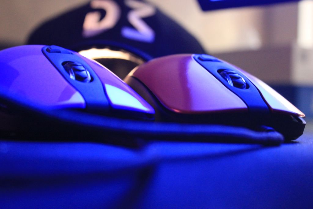 Dream__Machines's tweet photo. DM1 FPS - perfect for all FPS players! #DreamMachines #Gaming #Mouse #DM1FPS #OceanBlue #BloodRed #CSGo #Battlefield #CallofDuty #Overwatch #pixart #huano #shoelace #cable #esport https://t.co/xeIlGI4xrM