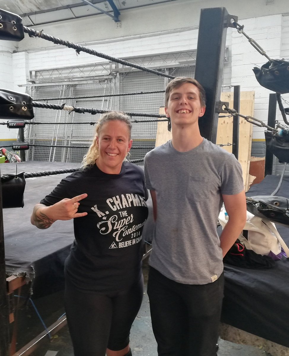 Look who I bumped into at training today, and whilst I had my beeeeeyeoootiful #supercontender tee. The one and only <a href="/supercontender/">Super Contender</a> who's taking the Wrestling world by storm!
Always support your fellow wrestlers. Also we all need clothes to cover our bits so....🤣 😍  #merch