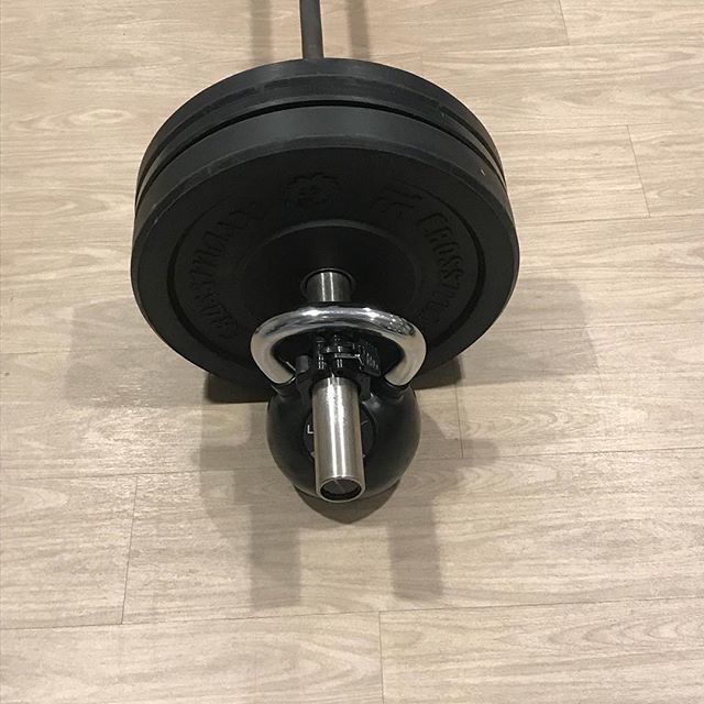 kingdaddy_pants's tweet photo. We improvised tonight on deadlifts π€ͺ #fatloss #weightlifting #ldnmuscle#ldnmfamily #ldnm #cuttingguide #dadswholift #rugbydad #rugby #instafit #fitspo #ukfitfam #fitfamuk #fitfam #hotel #hotelgym #kettlbell #eindhoven https://t.co/3RI47WbrZS https://t.co/7YK8xNchlR