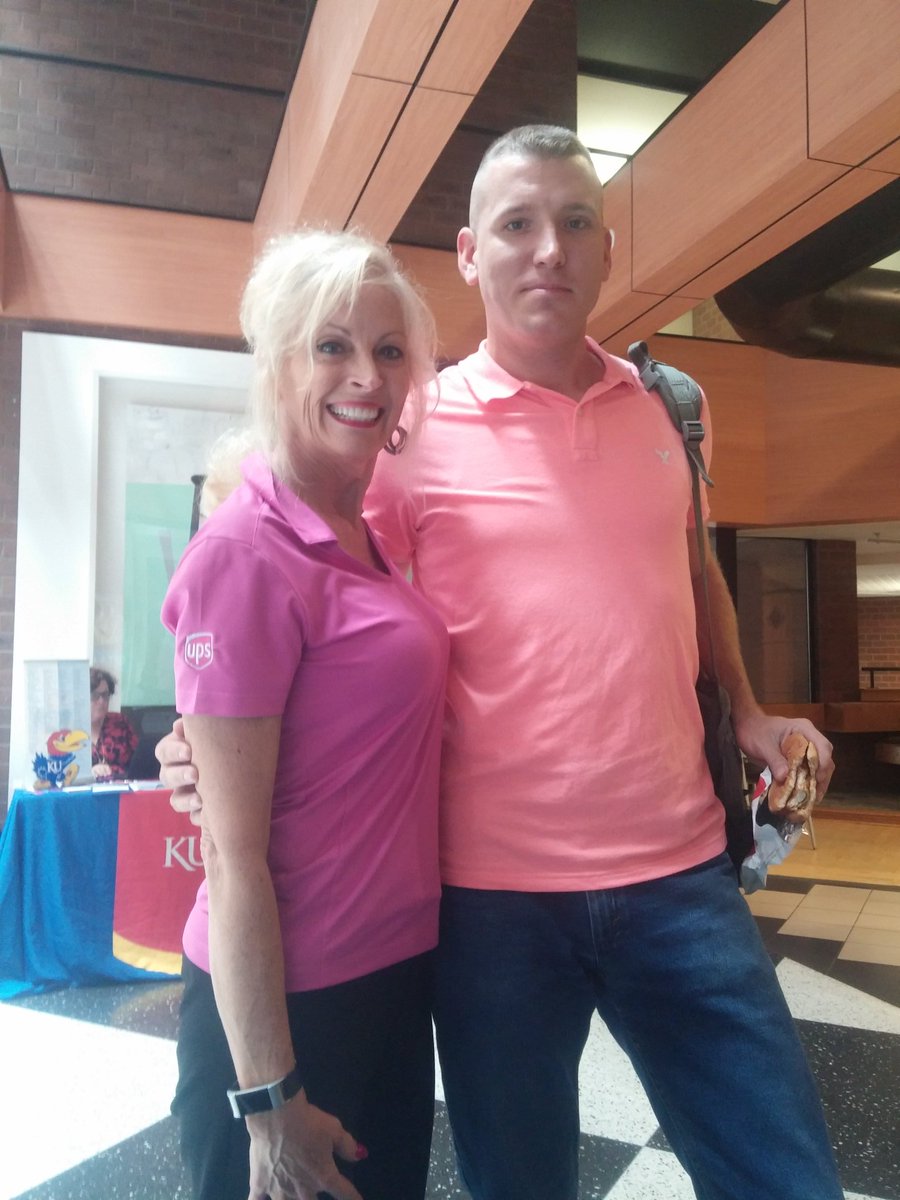 ccgruhin's tweet photo. UPS at JCCC!! Looking for PT Sups $18 per hour. Go to https://t.co/VRjNKKaZBP and apply today! #tuitionassist #jobs https://t.co/WcCbbdaysh