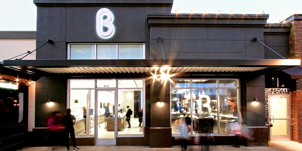 b8ta's tweet photo. Tonight’s the night, #Seattle. Only 13 tickets left for our #Founders Series w/ @moment, @MyHEROCLIP, @DTTBcreate, @proudtoberainy & #Ombraz. Join us to talk about adventures in #crowdfunding. Drinks + s'mores bar. RSVP ASAP to save your spot. https://t.co/eXRsEgj5fC #uvillage https://t.co/81TVR0PhUS