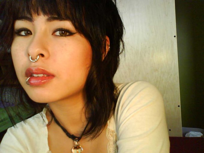 Me in college at Seattle U, 18 years old 🌷 #ThrowbackThursday https://t.co/aR34vXSzrJ<a href="/tag/throwbackthursday"class="tags">#ThrowbackThursday</a>