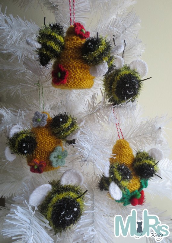 MurisKnits's tweet photo. Christmas Bees! https://t.co/jGecsw5bCc https://t.co/mR3kS76CYe