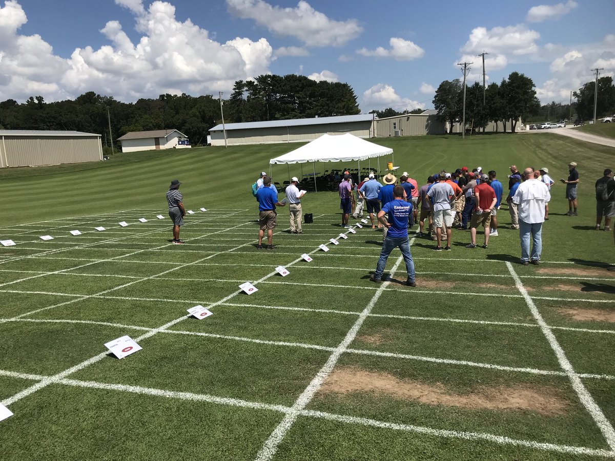 bdsims58's tweet photo. @UTIAg Great weed control information this afternoon at #UTTurfFD18 as per Dr Jim Brosnan and Greg Breeden https://t.co/xZtHJ0owuI