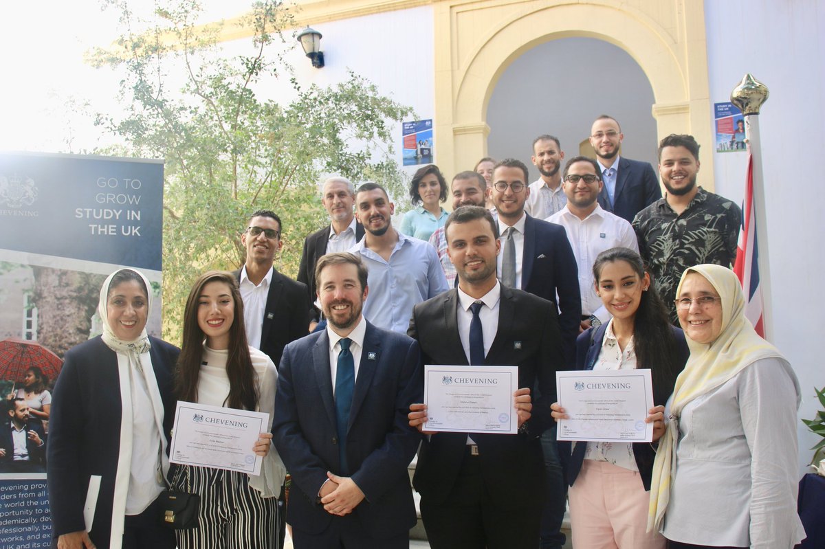 UKinLibya's tweet photo. حفل توديع طلبة منحة #تشيفنينغ في #طرابلس اليوم. تسلموا الطلبة شهائد تكريم من القائم بالأعمال بالسفارة البريطانية في #ليبيا @AngusMckeeUK الف مبروك! نتمنى لكم حظاً موفقاً في دراستكم. #تشيفنينغ_ليبيا https://t.co/4dyS2dzeBR