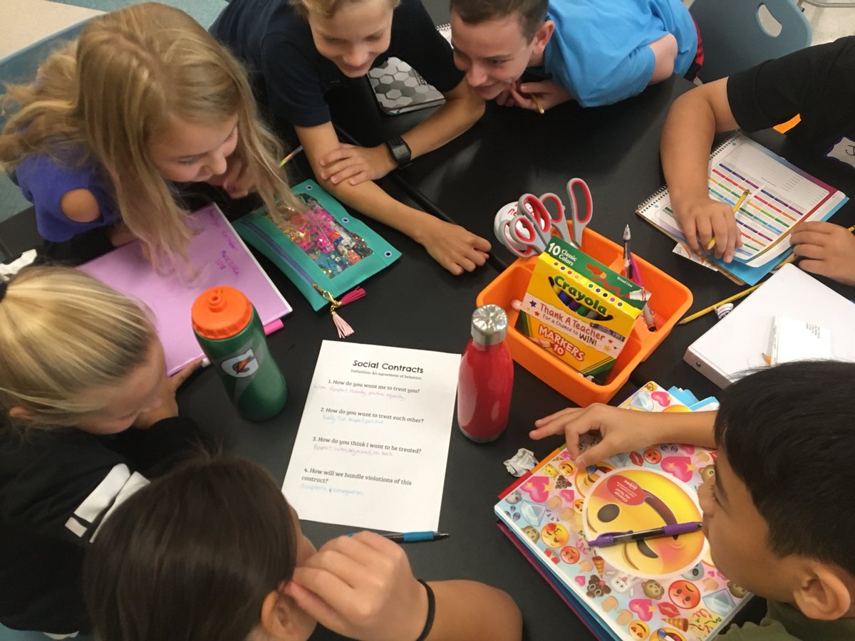 AllisonRatclif3's tweet image. Social Contracts...a major step in becoming a family in our classroom! @AFMSChargers    #TimeOutCheckFowl #HandSignals #CreatingOurCavalry