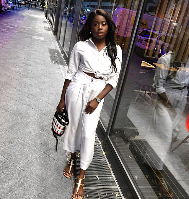 So you fancy huh😒
Why people seem extra chic in #white? I have never completely understood what this color does, but whatever it may be i just #love it🙌🏿
#whiteoutfit #fashionbombdaily #stylepost #outfitgirl #outfitboard #fashtic #berlin #wittenberplatz #hotel