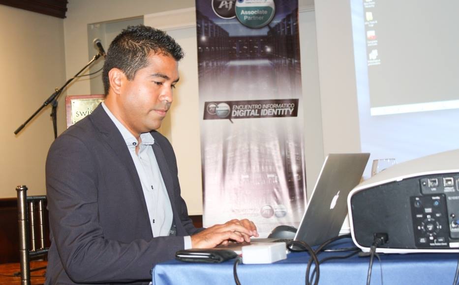 GlobalSign_ES's tweet photo. Éxito total en el encuentro informático #DigitalIdentity2018 de @AlphasideEc y @GlobalSign en el Swissotel de la ciudad de Quito, #Ecuador.
Presentado por @josesuesmith, nuestro Senior Sales Engineer. 
#GlobalSignPartner #IdentidadDigital #LATAMDigital #ChannelPartner #Seguridad https://t.co/pn8qSbogrH