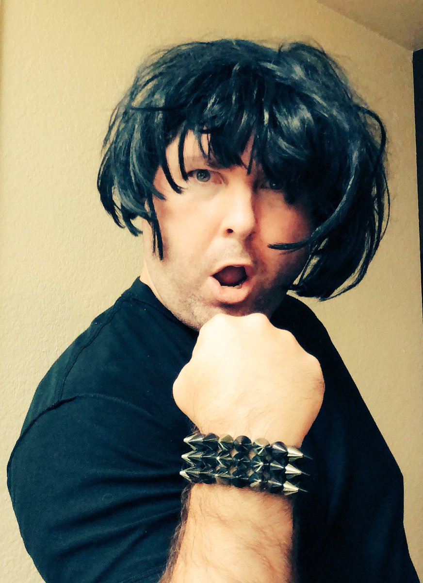 VincentOrleck's tweet photo. I don’t normally dress like this, but the #colipsync battle benefitting @COHOOTSFdn is tonight at @CrescentPHX 🤟🎸🎤🎵👄
Tix still available:
https://t.co/V8PHlVto2T #yesPHX https://t.co/XLDPxM7KSU
