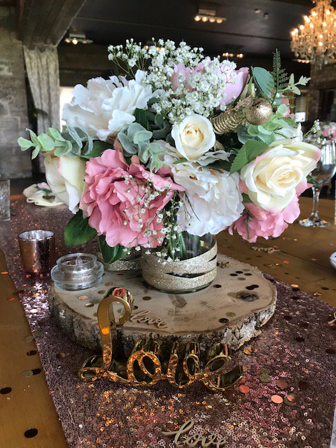 Faux flowers are on trend this moment! These gorgeous centrepieces were made by the grooms mum. Just stunning 💕🌸🌺 #venuestyling #teesside #centrepieces