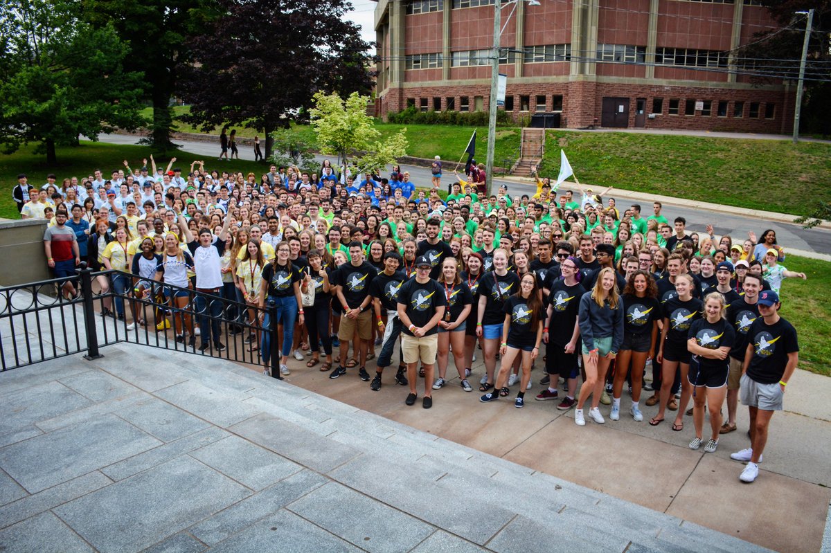 MountAllison's tweet photo. WELCOME to our new students! #LetsGetItStartedMTA #mtaorientation #moveinday https://t.co/gn5aaB2ST7