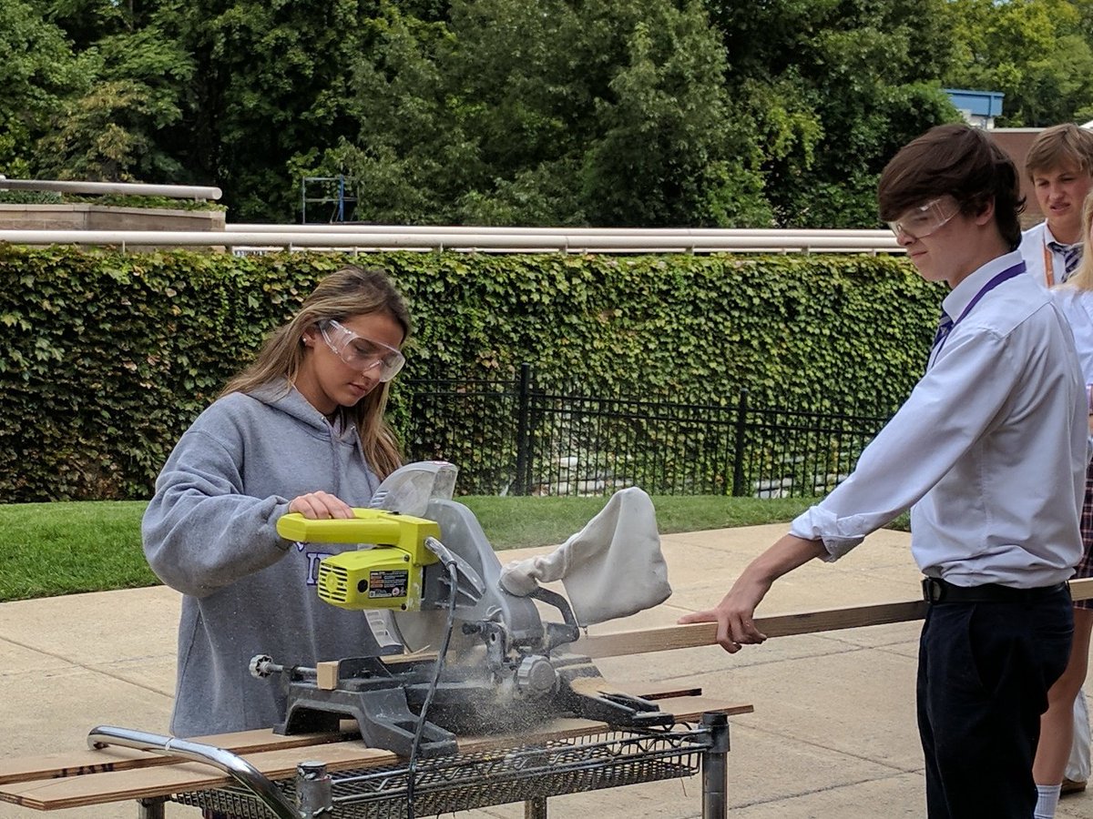Studio4DatFRHS's tweet photo. 3d students cut & sanded blocks today to begin personal sculptures and now have the skills to create #copingcubes for @vumcchildren @vumedicine We will make weekly deliveries to Dr.Benningfield #arttherapy #mindfulness #makerspace #nashvillesculpture #artistswhoeducate https://t.co/juW9wg0WoL