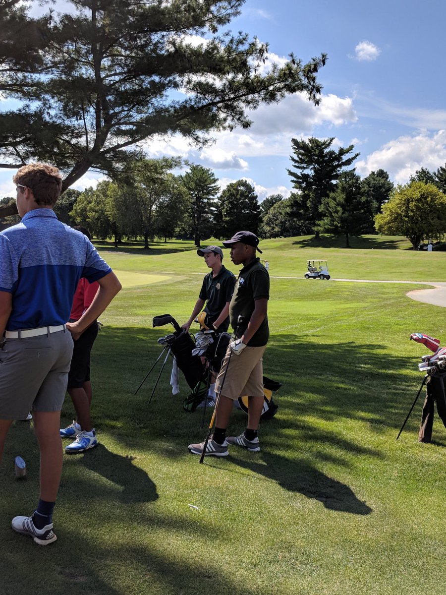 SVHS_Golf's tweet photo. 1s and 2s ready to go. Go Screaming Eagles!! https://t.co/ikEzxLvkQV