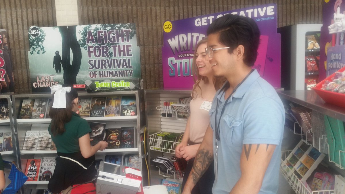 AvalosLibrarian's tweet photo. Thank you Morgan and Mr. Avalos for helping the #SliderLibrary get #Genrified and helping us with the Book Fair! #volunteer #StallionsLeadTheWay #TeamSISD https://t.co/4wbdupZnWa
