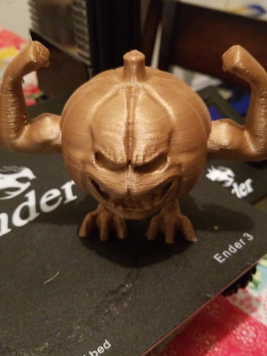 GregG619's tweet image. @HATCHBOX3D @Creality3D Done printing not bad if I dont say so myself. #hatchbox3d #crealityender3