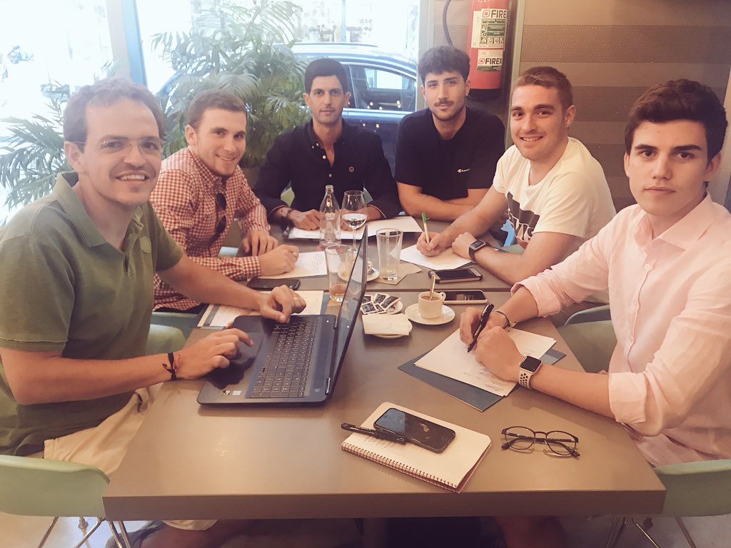 CtaAragon's tweet photo. 👨🏻💻 REUNIÓN STAFF INICIO DE TEMPORADA 📝
Ayer, el Staff de nuestro CTA se reunió para fijar las nuevas líneas a seguir en esta nueva temporada.
Estuvieron los nuevos miembros del grupo de trabajo: #JavierGil y @AlexLebrero10
@FARBM_COM @RFEBalonmano https://t.co/EHBI1U8l3Y
