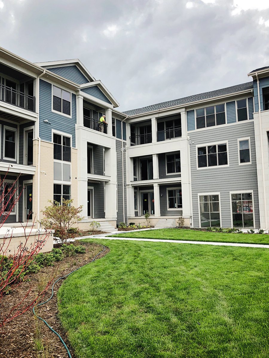 AltiusCompany's tweet image. #HowardCommons will soon to be the largest luxury apartments in Howard, WI. We are delighted to have formed a collaborative partnership with the @cityofhoward and @AGneighborhood. on this project. This week the crew works to get the railings up before the rain hits. 
#howard