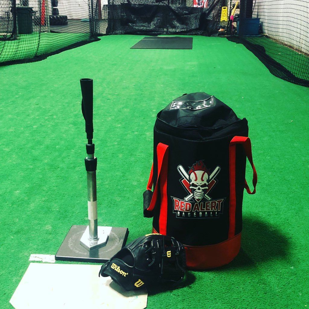 RedAlertCrew's tweet image. Spent a little time at the cage last night with nothing but the best. @wilsonballglove and @TannerTees