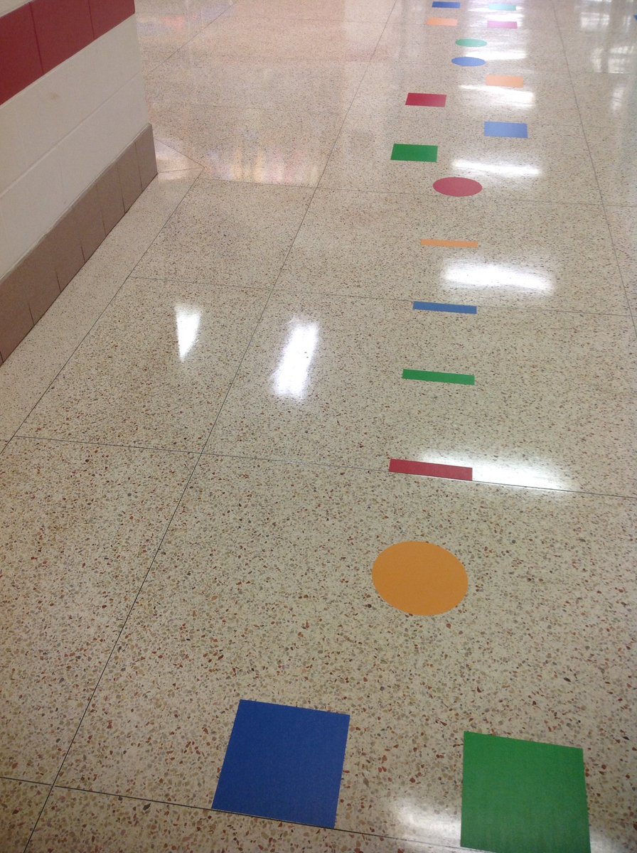 MmePascaleEPS's tweet image. Comment favoriser les occasions de mouvements? Avec un 'couloir actif', bien sûr! @EcoleNOHO @EverActiveAB #enfantsactifs #littératiephysique #prêtsàapprendre #BienEtre