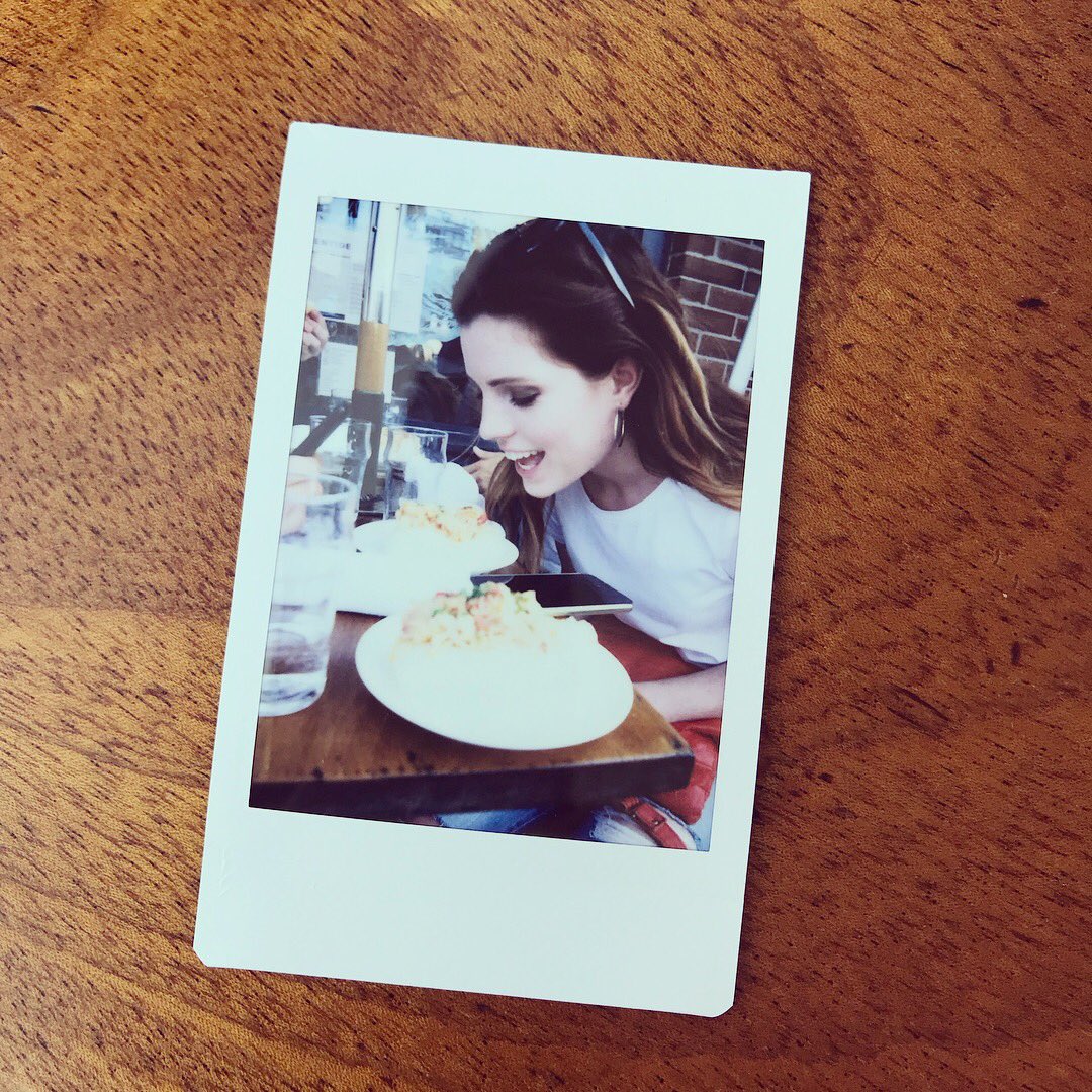 SydneyQuiseng's tweet image. Just gimme like 100 lobster rolls #plz and #thankyou