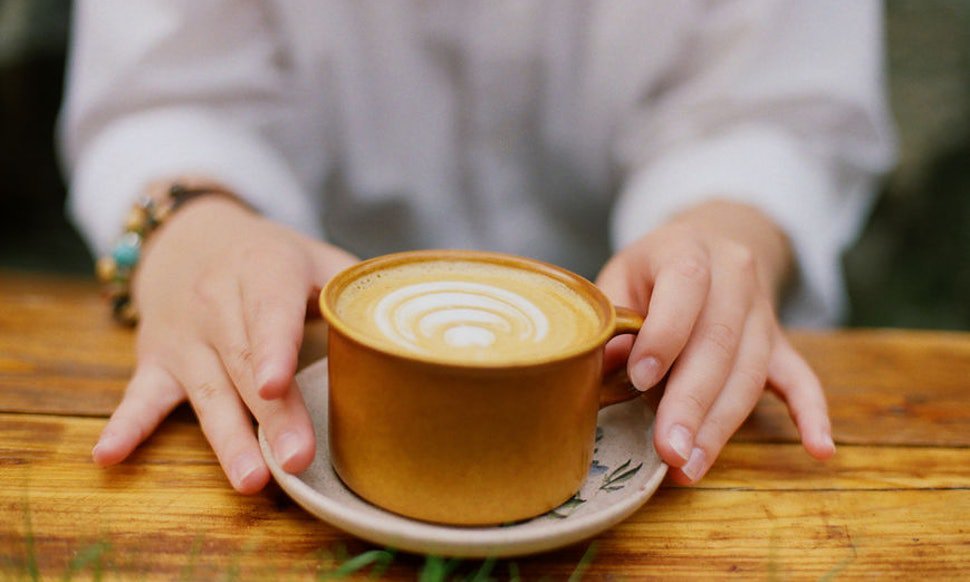 Coffee talk любовь. She has to make coffee. Can you make coffee. Facts about coffee. I need more coffee кролик.