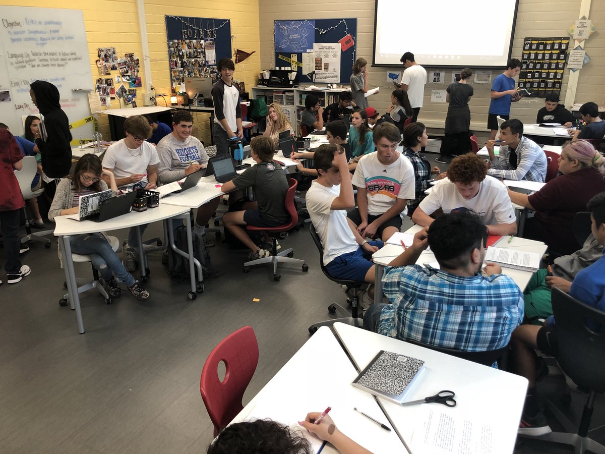 HolmiesHomies's tweet photo. Both Coach Holmes and Coach Brewer’s students going through all the stations during 5th period. Lots of people having great conversations and taking their thinking to the next level. #ahisdengaged #EnglishIsFun #HangingWithHomie https://t.co/BuBcci8KXL