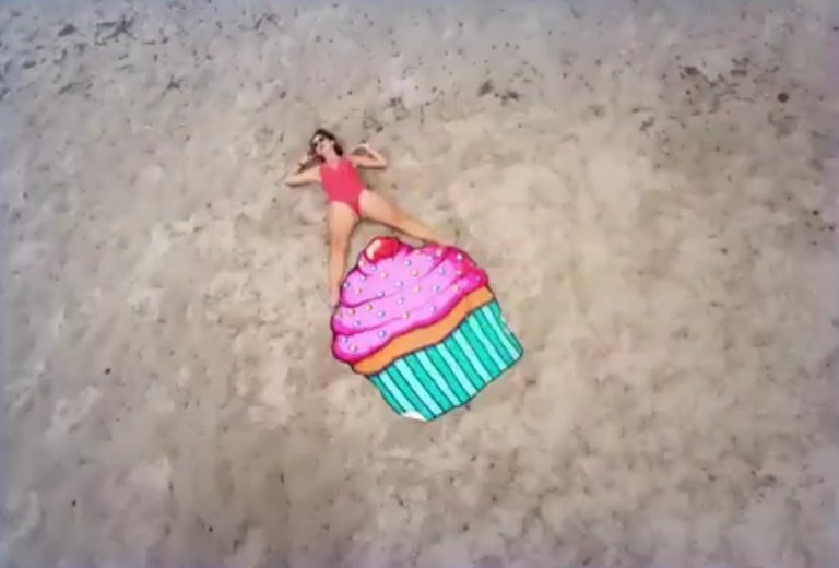 ivarb98's tweet image. &apos;Spontaan verliefd toen ik naar je cupcake&apos;😂😂😂 #dronemasters