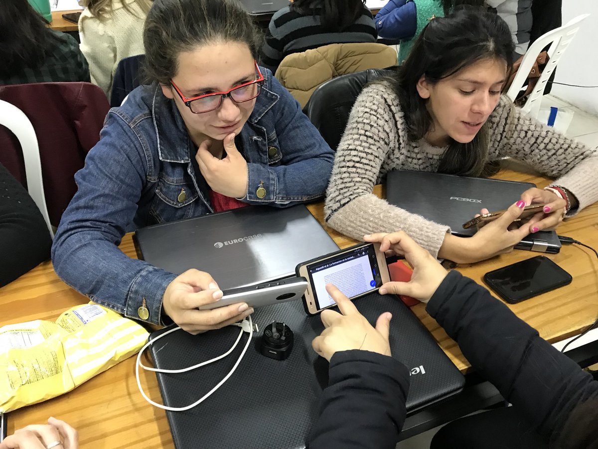 moni_ehernandez's tweet photo. Aprender, Pensar y Producir. Los celulares en la gestión del aula @BaheDfc @ciiehenderson #celuhy https://t.co/M3li6VehhK