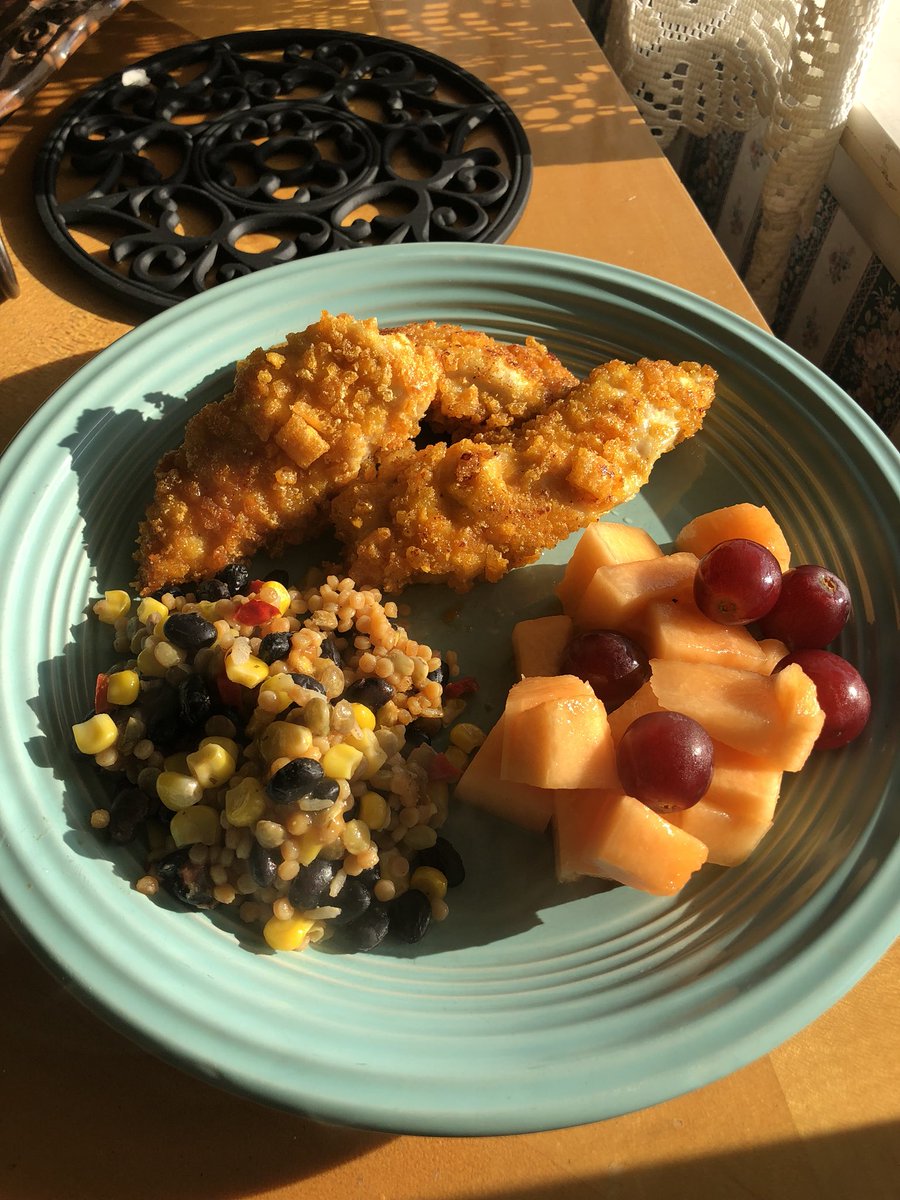 Janeane_M's tweet photo. Reading in Different Ways... Braden and Emmett following a recipe to make dinner entirely on their own. Btw... it was !DELICIOSO!  #FawnArea #Escolartea #MrsStubanas #hancockc513 #FawnReadingDifferentWays https://t.co/aYwEFUlzUP