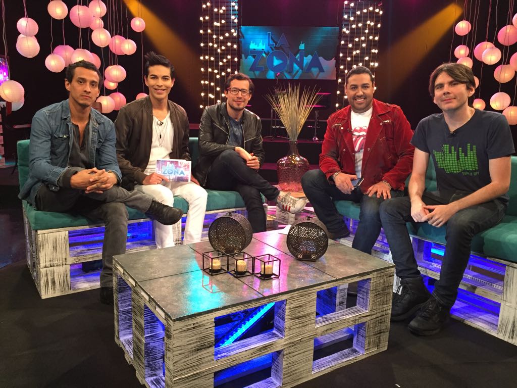 LaZonaTvMex's tweet photo. ¡Cuanto talento, @mariumusik, @LEZband! Gracias por acompañarnos esta tarde en #LaZona.

#EstamosContigo https://t.co/6TvHFKkQmR