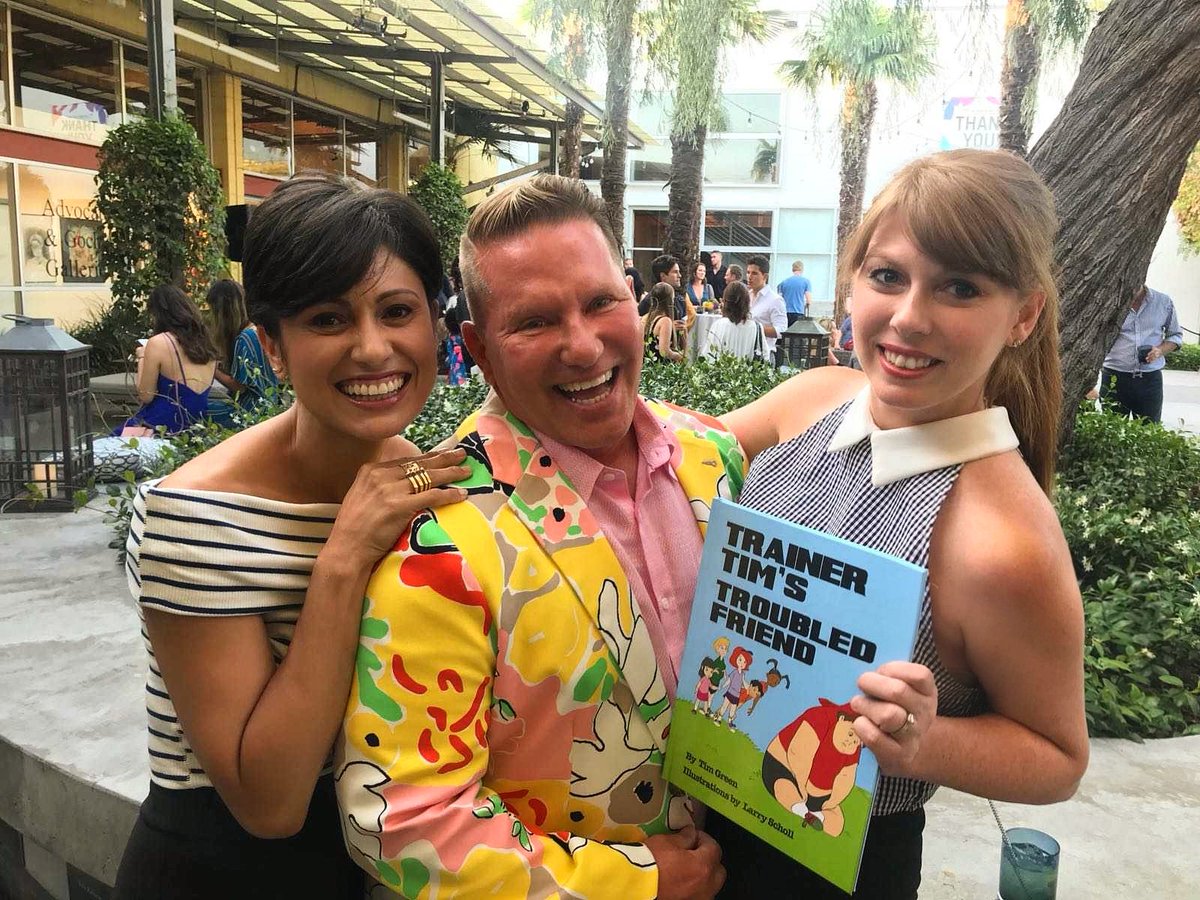 It's always inspiring when we meet other artists using their talents to create change. Thank you to Tim Green and his Childrens Book "Trainer Tim's Troubled Friend" bringing awareness to bullying. Shoutout to <a href="/BOO2BULLYING/">Boo2Bullying</a> for hosting an amazing event.