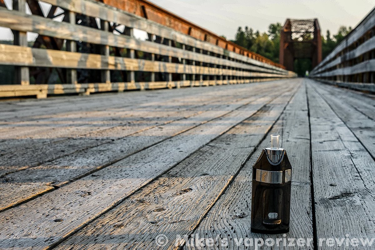 Old train bridge converted to a walking bridge makes for a great vape spot. The MV1 delivers on taste and crazy smooth vapour😍. 
.
.
#ghost #adventure #Vaporizer #medicaldevice #Marijuana #HighLife #STONER #THC #relax #Medicate